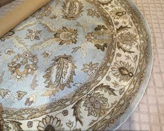 Safavieh Heritage Collection Round Oriental Rug with Floral Pattern