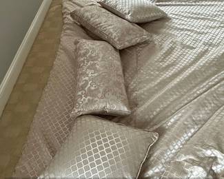 J. Queen New York Metropolitan Comforter Set third image