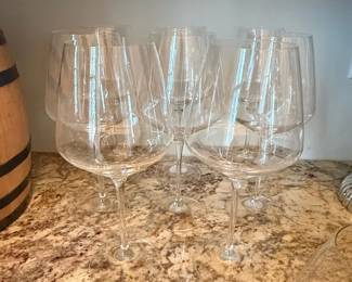 Set of Clear Glass Wine Glasses