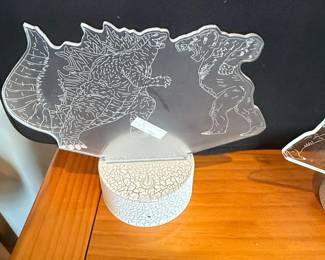 Godzilla vs. Kong Acrylic LED Lamp Set third image