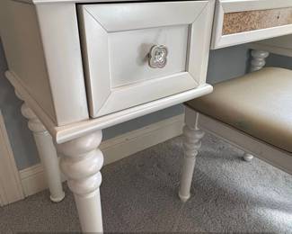 White Vanity Desk and Quatrefoil Back Chair Set second image