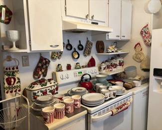 Dishes, Oven Mitts, Pot Holders, Etc.