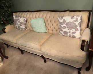 Vintage Victorian Sofa, sofa pillows