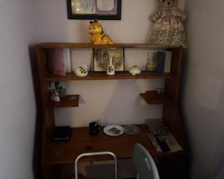 Wooden Writing Desk with Hutch
