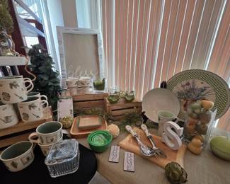 Pfaltzgraff Naturewood items