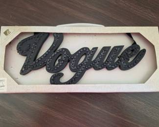 Vogue sign