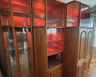 Gorgeous 5 pc Oak Entertainment/Curio