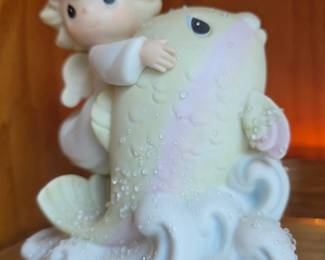 Precious Moments Fountain of Angels - Signed