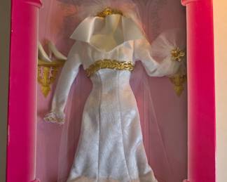 Barbie Fashion Avenue Bridal Gown