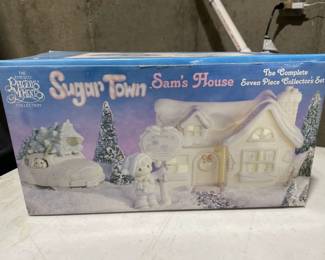 Enesco Precious Moments Sugar Town