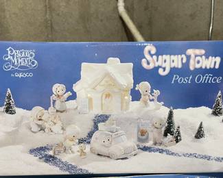 Enesco Precious Moments Sugar Town
