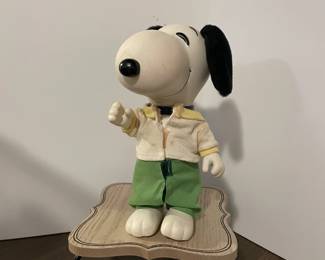 Vintage Vinyl Snoopy w/plush ears