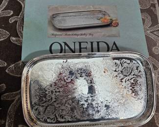 Oneida Ridgewood Footed Oblong Gallery Tray