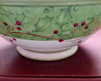 Lenox Holiday Gatherings Carved Holly Serving Bowl