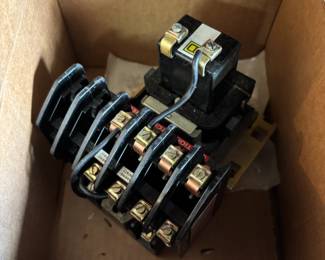 Lighting contactor