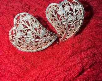Vintage Gold-Tone Filigree Heart Earrings