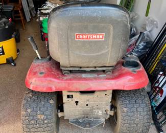 Craftsman riding lawn mower