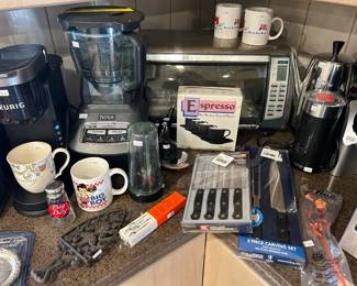Ninja Blender, Keurig Coffee Machine, Mugs, Henckels Steak Set, Henckels Carving Set