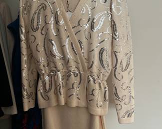 St. John 2 Piece Set