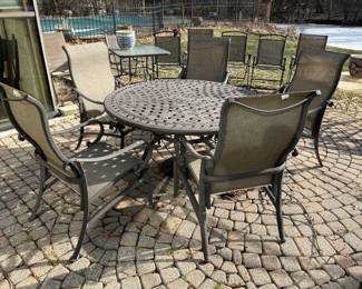 Outdoor Table & Chairs