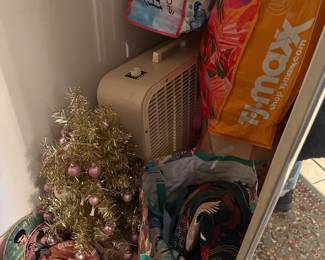 Box Fan, Christmas Decor, Misc Items 