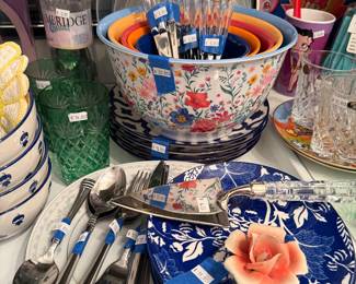 Silverware, Plate Sets, Mixing Bowls 