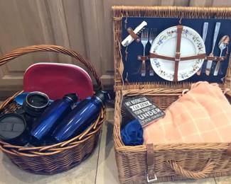 Picnic And Travel Baskets