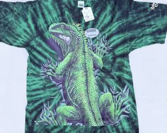 22 Vintage90sRainforestCafeTieDyeLargeTShirt