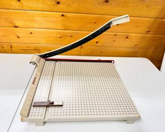113 VintageBostonHeavyDutyGuillotineStylePaperCutter