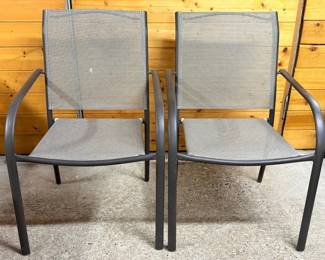 105 StackableOutdoorDinningChairswMetalFrame