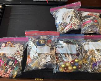 Bag lots of Jewelry 