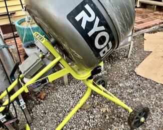 NEAR NEW CEMENT MIXER 