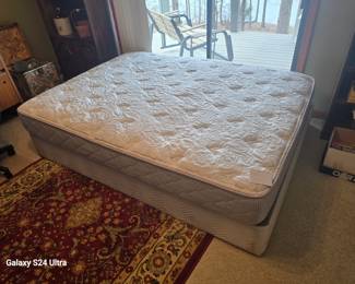 Nice Queen Size Mattress And Boxsprings