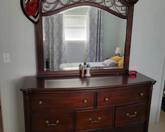 Dresser & mirror