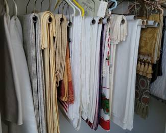 Tablecloths & runners