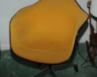 CHARLES EAMES FIBERGLASS AND GIRARD FABRIC OFFICE CHAIR