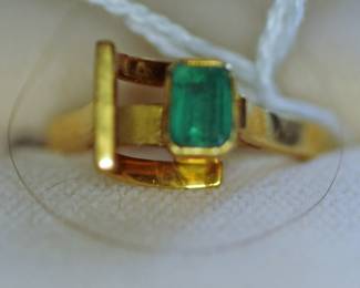 EMERALD RING