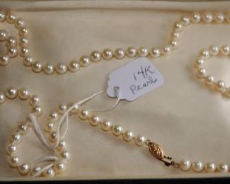 CULTURED PEARLS W/14K CLASP