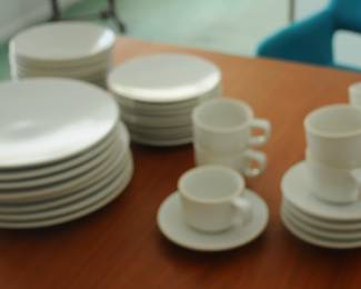 SASAKI MASSIMO VIGNELLI DESIGNS COLORSTONE MAT WHITE DINNER SET