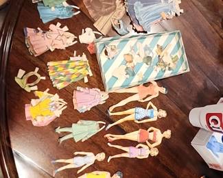Paper dolls 