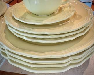 Williams Sonoma yellow stoneware