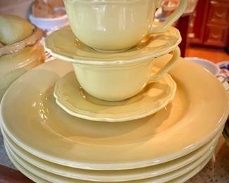 Williams Sonoma yellow stoneware