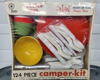 RARE VINTAGE 70S CAMPING TUPPER WARE SET