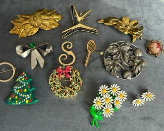 Vintage Costume Brooch Lot  Floral, Holiday, Figural  Enamel Designs