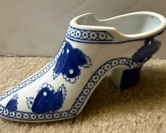 Chinoiserie Porcelain Shoe Figurine