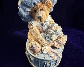 Boyds Bears & Friends "Victoria...The Lady Bearstone" Figurine