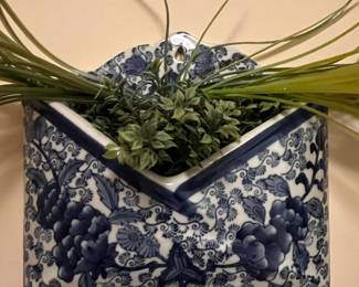 Chinoiserie Blue and White Porcelain Envelope Vase