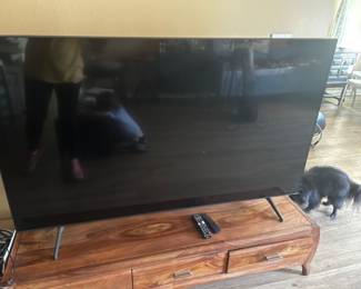 Two 65” tv Samsung smart tv