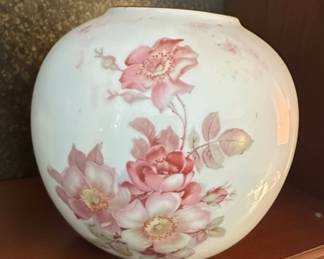 Gerold Porzellan Vase with Pink Roses Motif