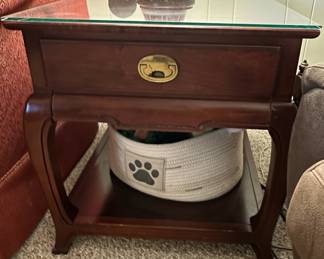 Hammary Mahogany Side Table with Glass Top and Drawer